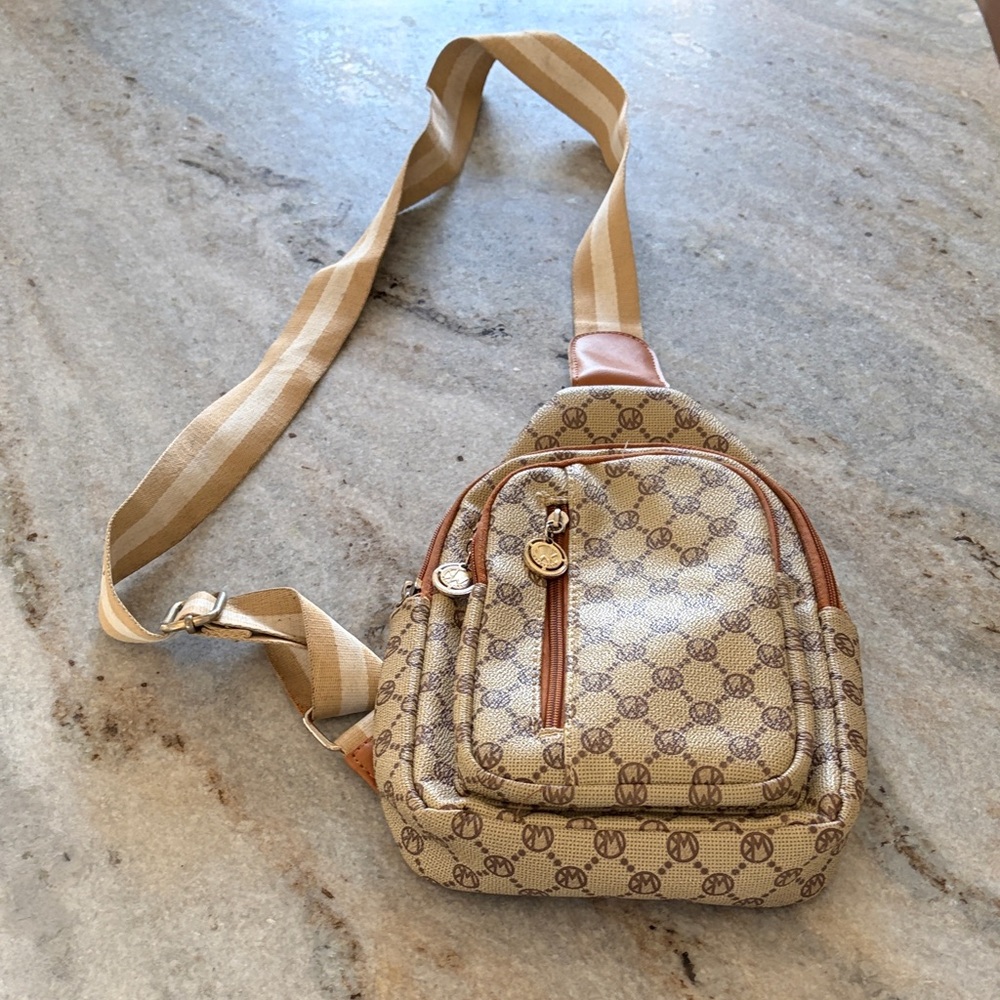 Stylish Tan Crossbody Bag Wendy Keen